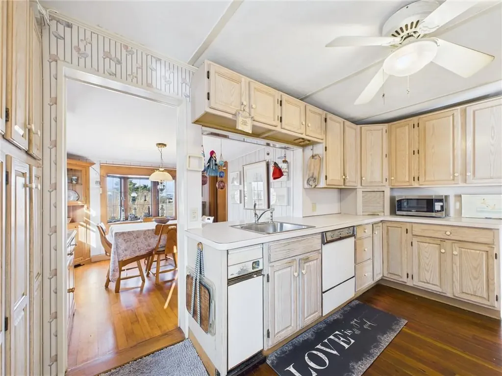 1140 Succotash Road Narragansett RI 02879