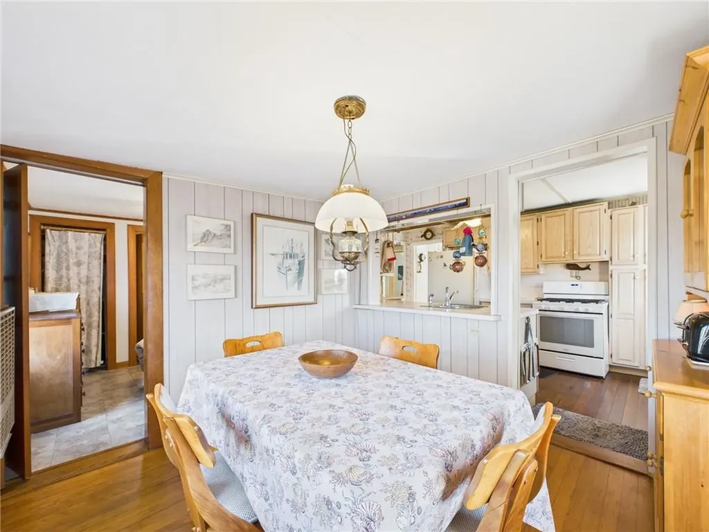 1140 Succotash Road Narragansett RI 02879