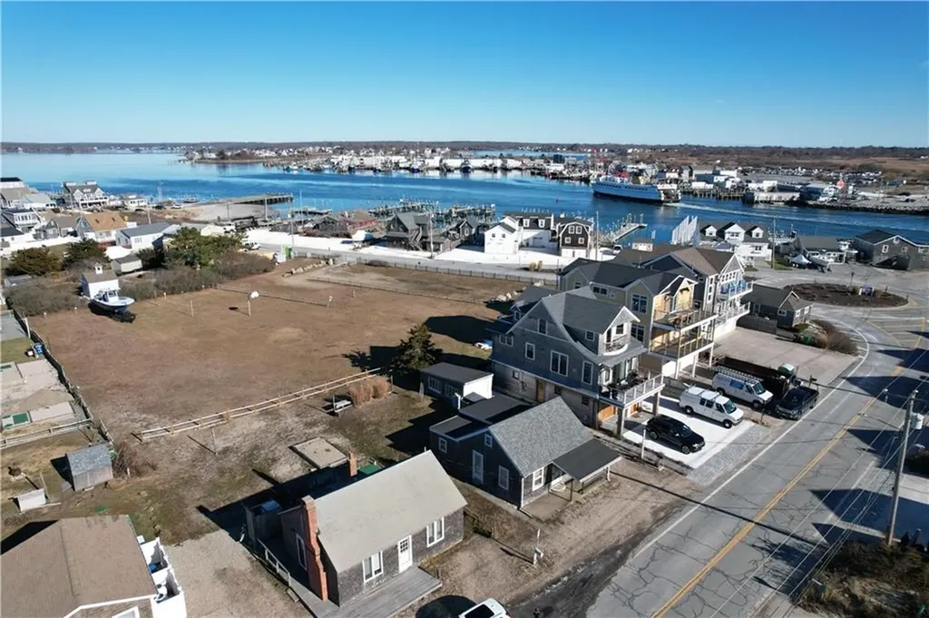1140 Succotash Road Narragansett RI 02879