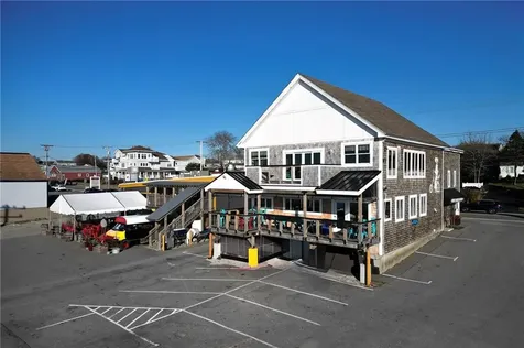 116 124 Aquidneck Avenue Middletown RI 02842