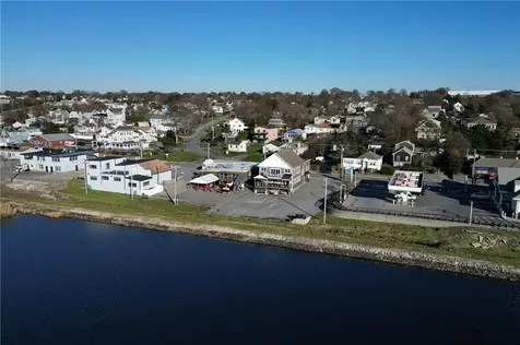 116 124 Aquidneck Avenue Middletown RI 02842