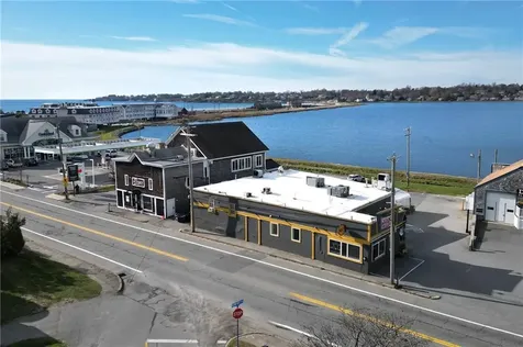 116 124 Aquidneck Avenue Middletown RI 02842