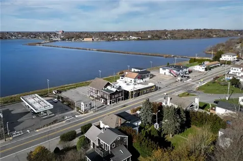 116 124 Aquidneck Avenue Middletown RI 02842
