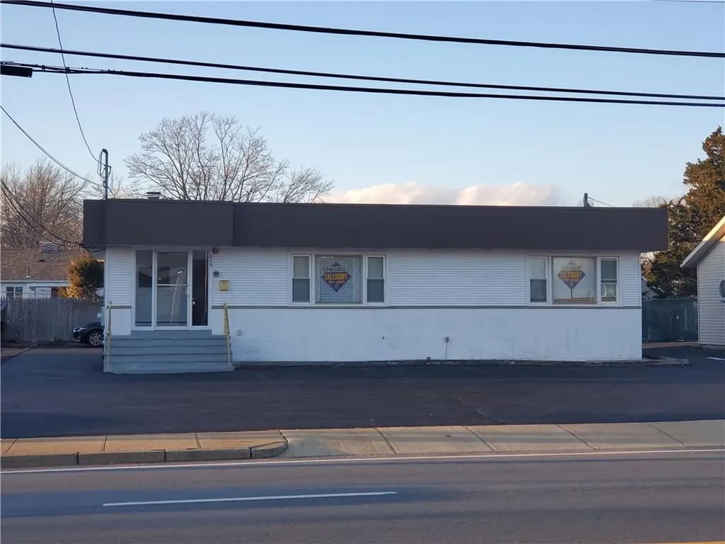 849 Post Road Warwick RI 02888