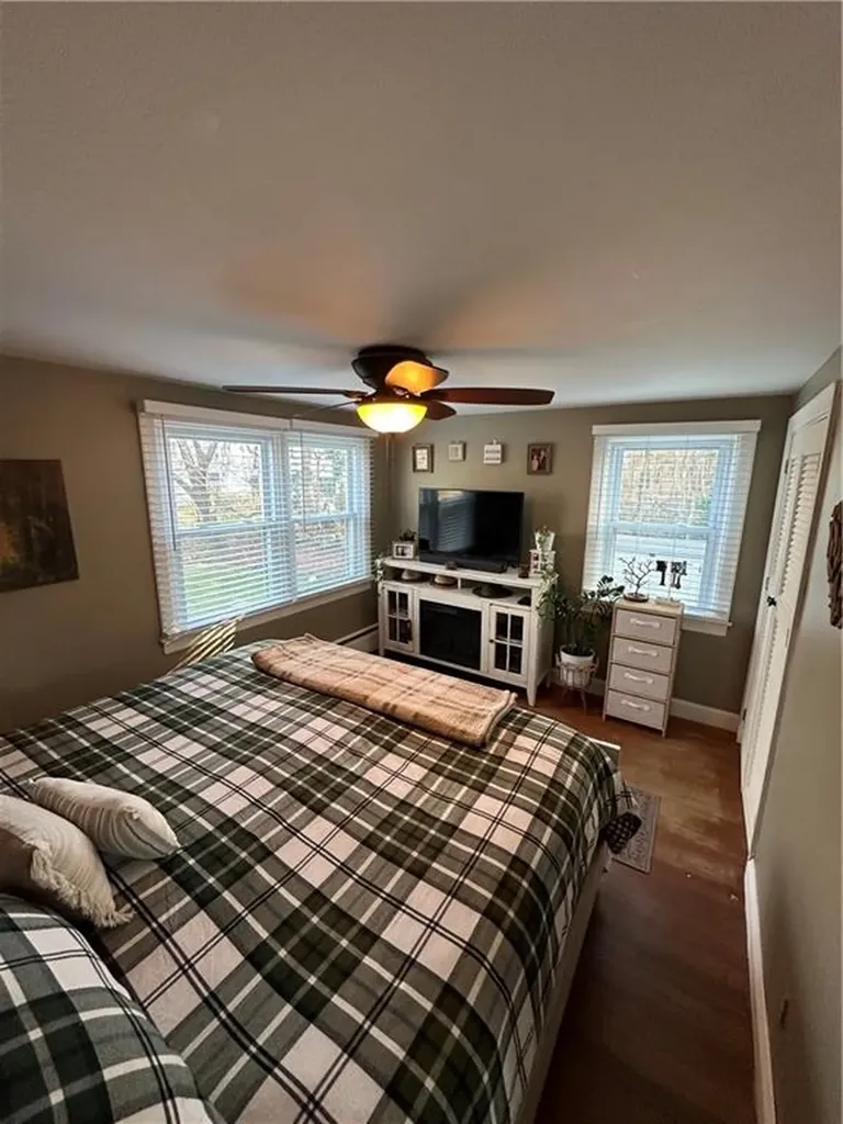 16 Smith Street Bristol RI 02890