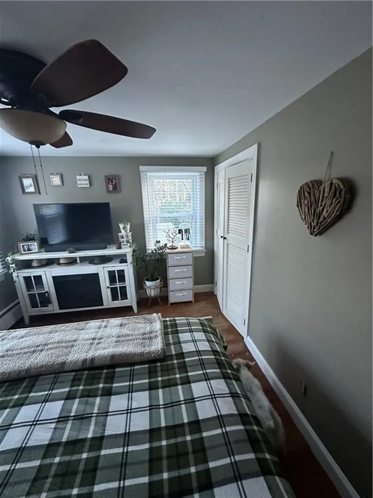 16 Smith Street Bristol RI 02890