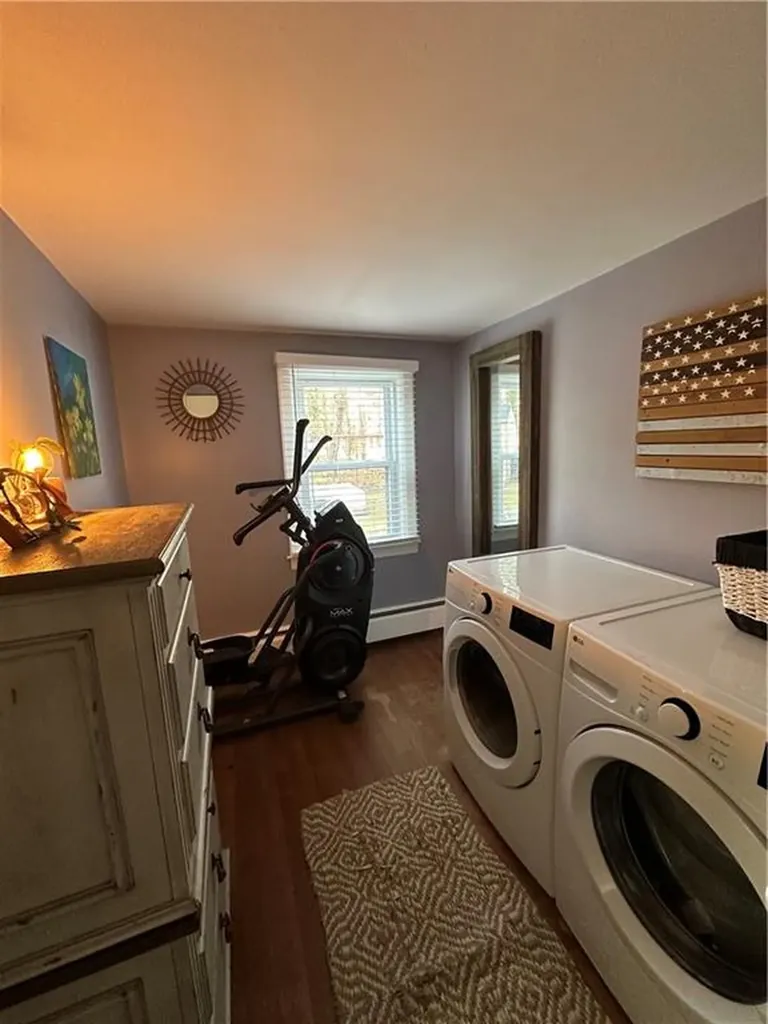 16 Smith Street Bristol RI 02890