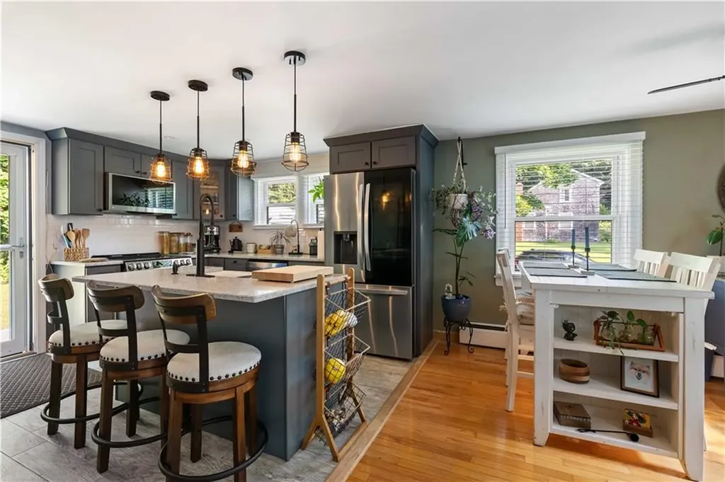 16 Smith Street Bristol RI 02890