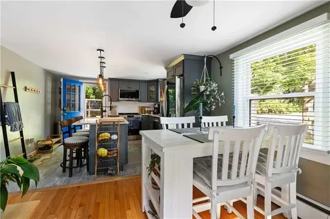 16 Smith Street Bristol RI 02890