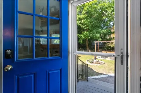 16 Smith Street Bristol RI 02890