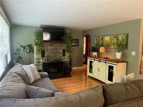 16 Smith Street Bristol RI 02890