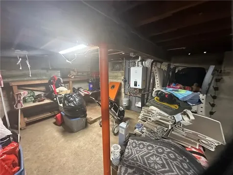 16 Smith Street Bristol RI 02890