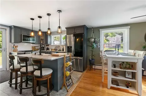 16 Smith Street Bristol RI 02890