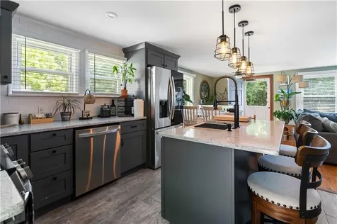 16 Smith Street Bristol RI 02890