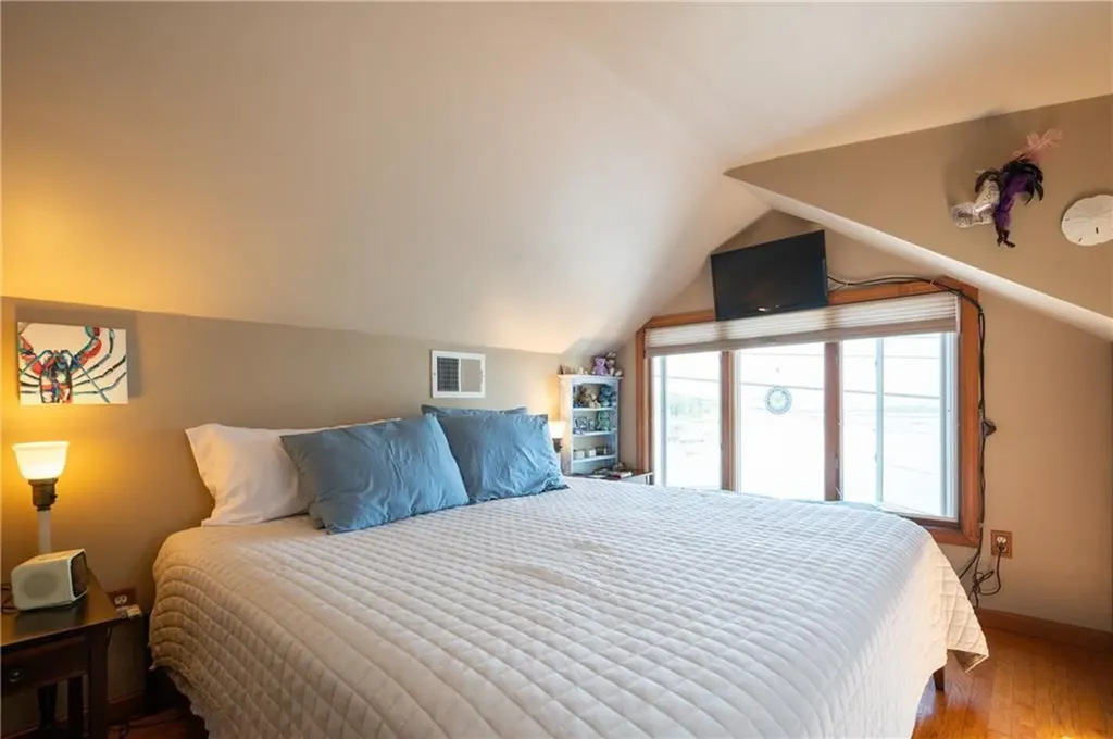 22 Harrison Street Bristol RI 02809