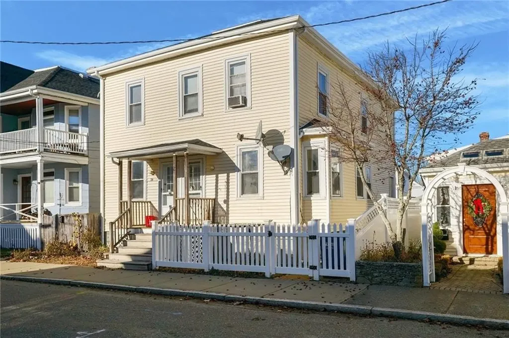 26 Atlantic Street Newport RI 02840