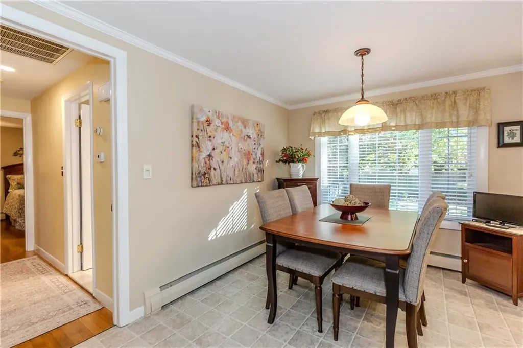 17 Woodview Drive Cranston RI 02920