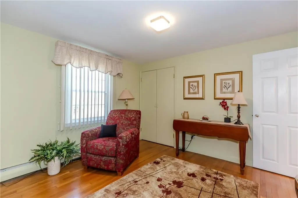 17 Woodview Drive Cranston RI 02920