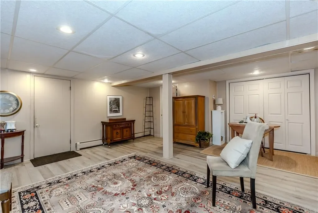 17 Woodview Drive Cranston RI 02920