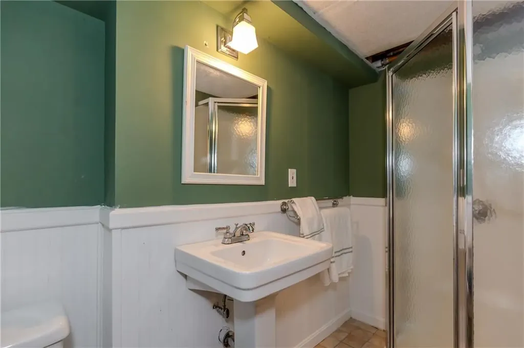 17 Woodview Drive Cranston RI 02920