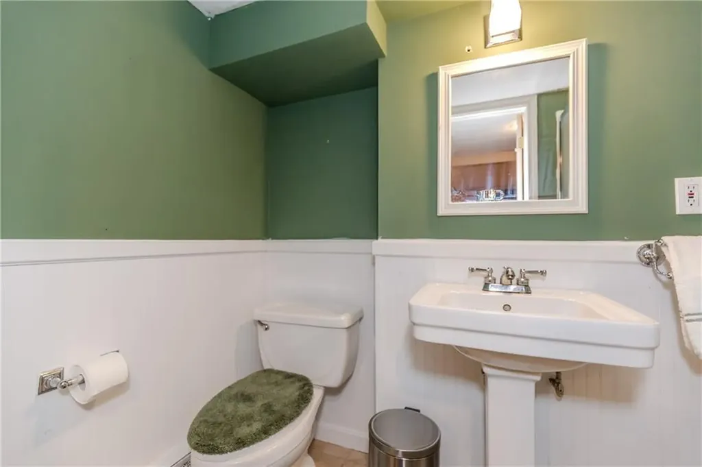 17 Woodview Drive Cranston RI 02920