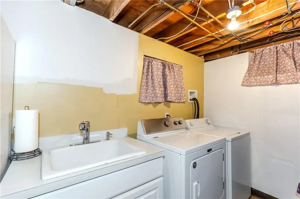 17 Woodview Drive Cranston RI 02920