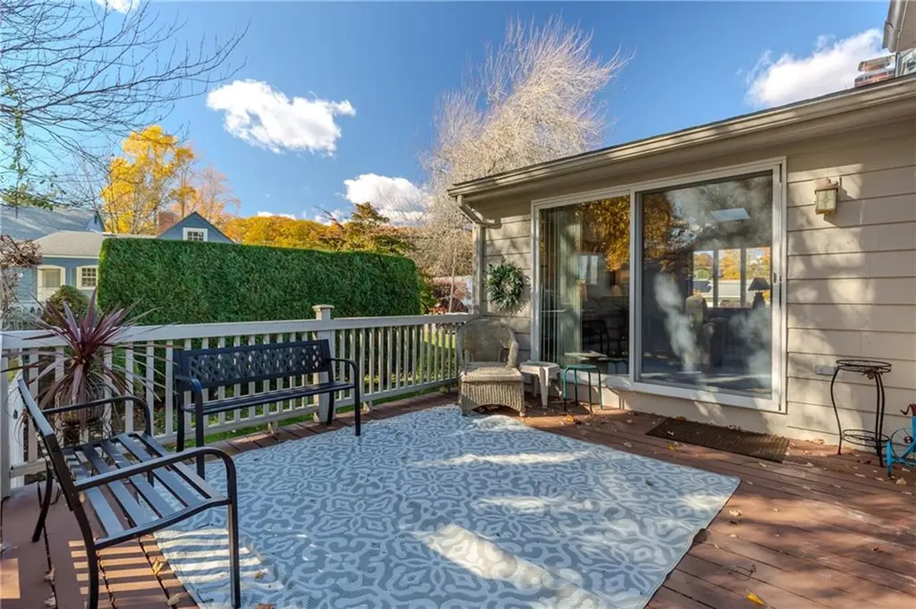 17 Woodview Drive Cranston RI 02920