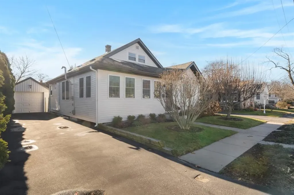 32 Country Club Drive Warwick RI 02888