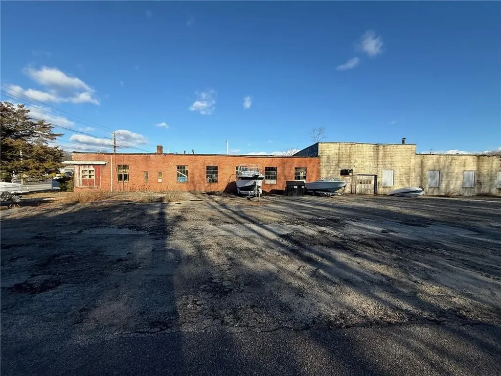 5810 Post Road Warwick RI 02818