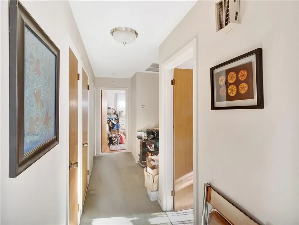 89 North Court Tiverton RI 02878