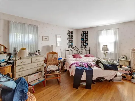 89 North Court Tiverton RI 02878