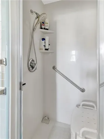 89 North Court Tiverton RI 02878