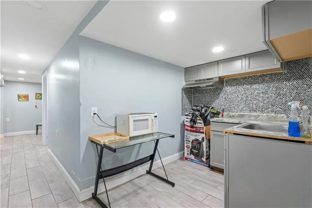 236 Gallatin Street Providence RI 02907