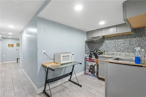 236 Gallatin Street Providence RI 02907