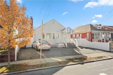 236 Gallatin Street Providence RI 02907