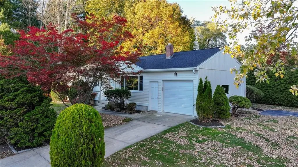 199 First Avenue East Greenwich RI 02818