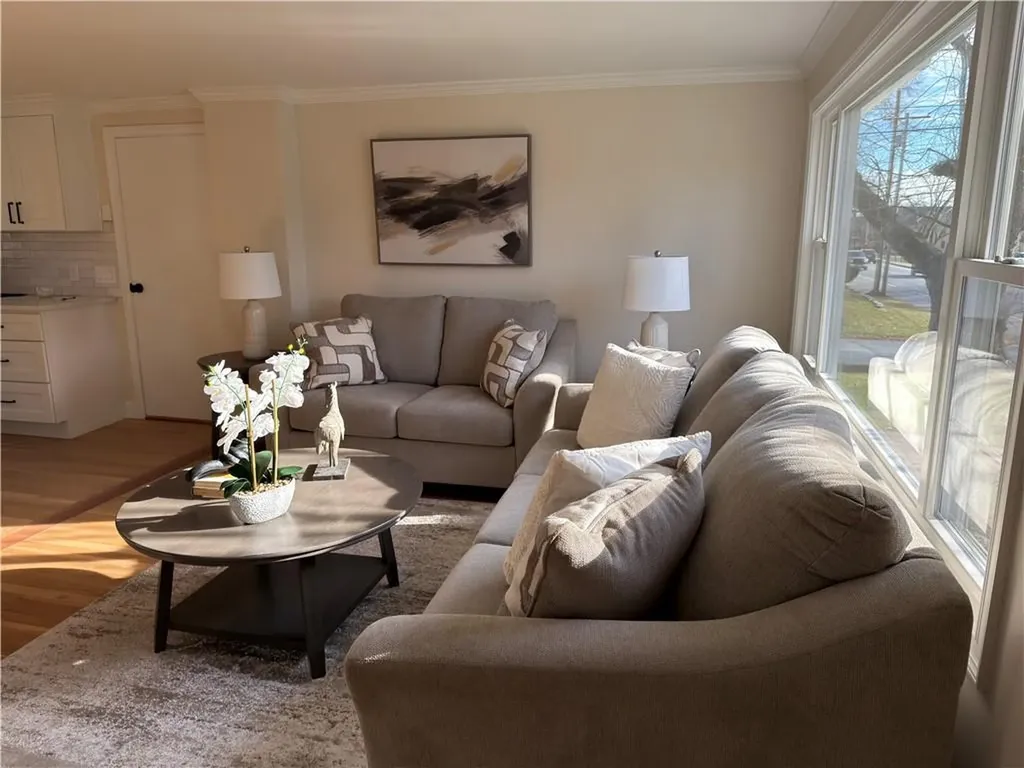 199 First Avenue East Greenwich RI 02818