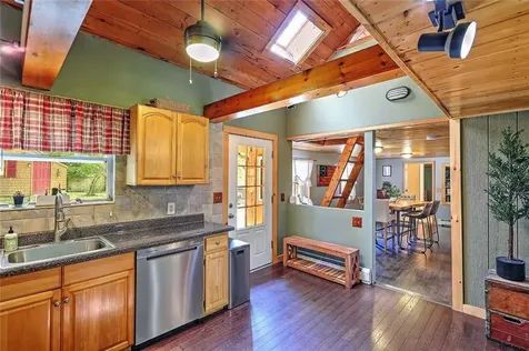 10 Narrow Lane Charlestown RI 02813