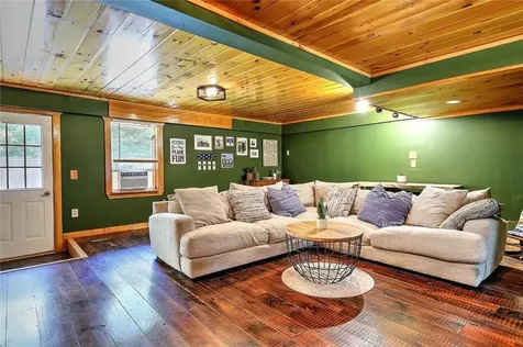 10 Narrow Lane Charlestown RI 02813