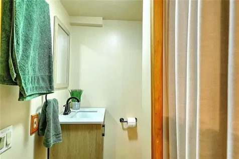 10 Narrow Lane Charlestown RI 02813