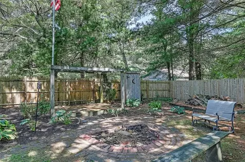 10 Narrow Lane Charlestown RI 02813