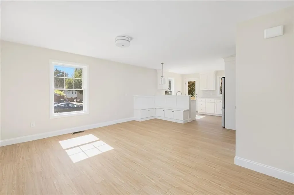 71 Pinehurst Avenue Warwick RI 02889