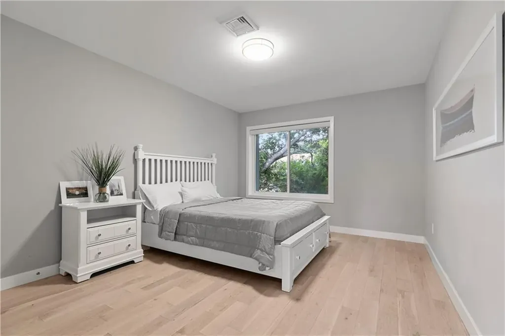 27 Weatherly Avenue Newport RI 02840