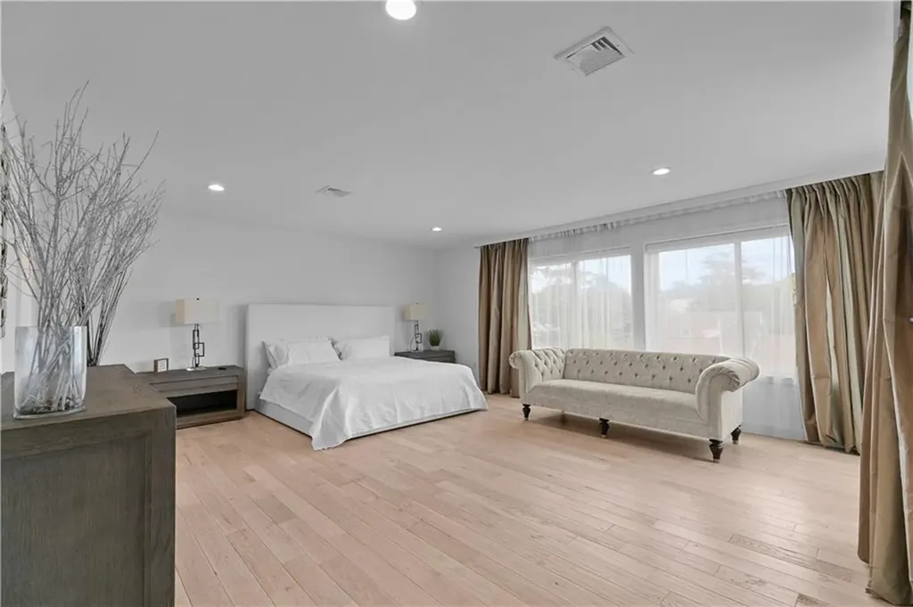 27 Weatherly Avenue Newport RI 02840