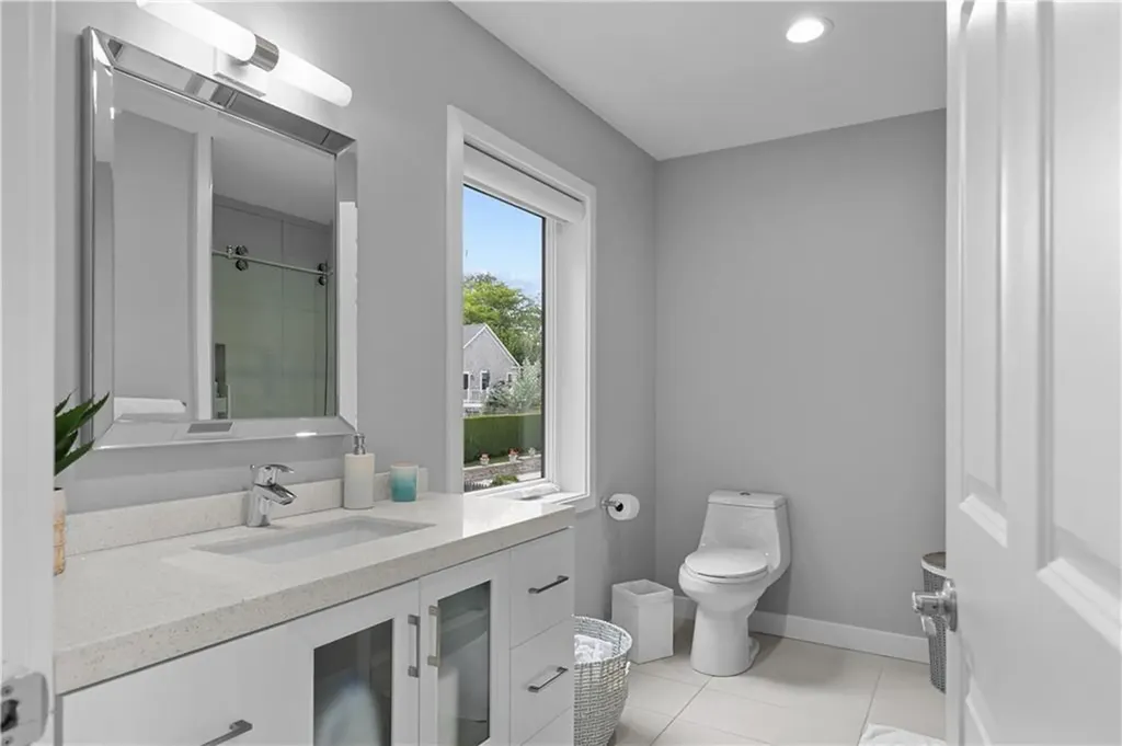 27 Weatherly Avenue Newport RI 02840