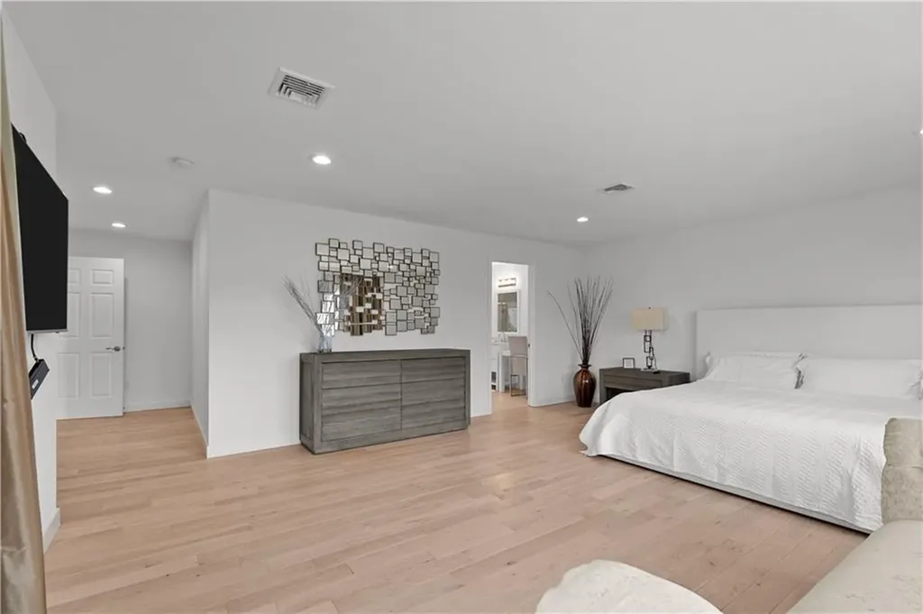 27 Weatherly Avenue Newport RI 02840