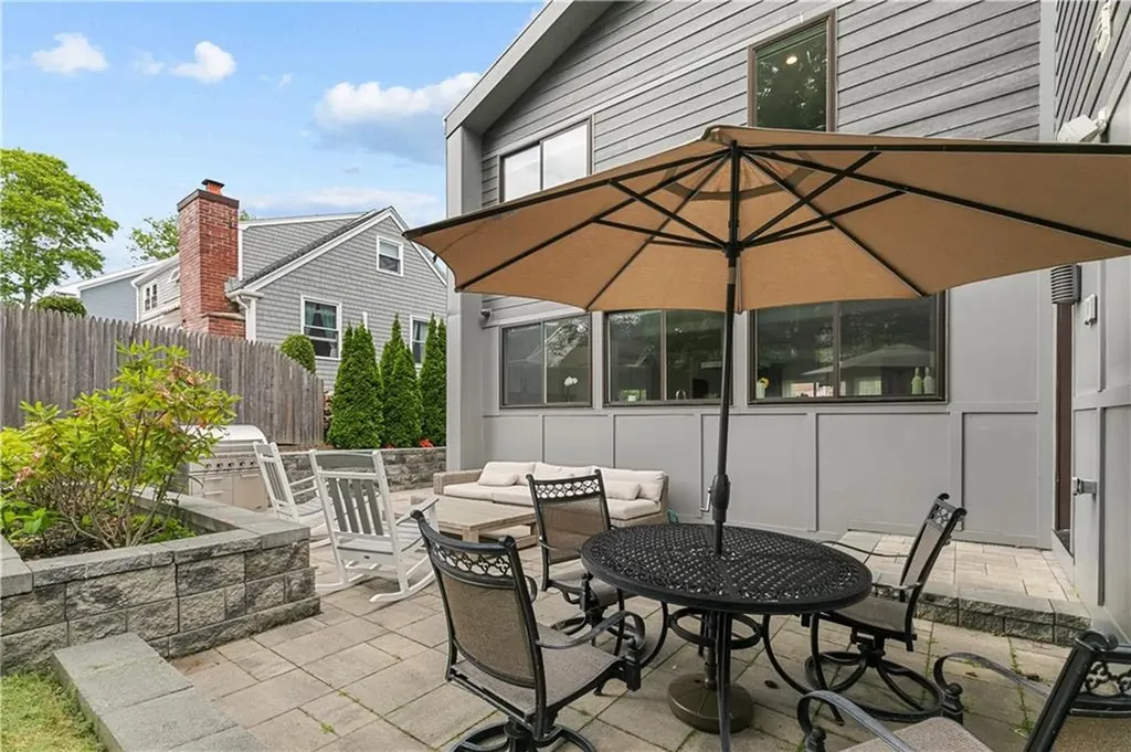 27 Weatherly Avenue Newport RI 02840