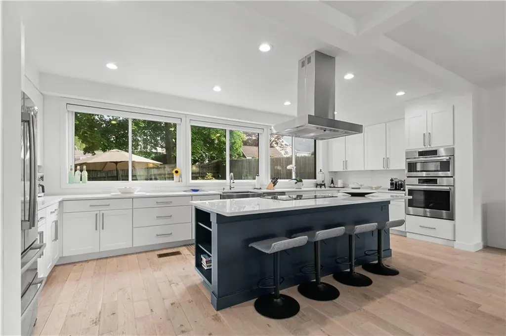 27 Weatherly Avenue Newport RI 02840