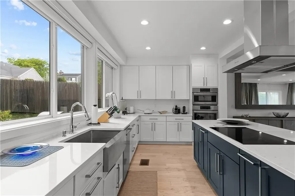 27 Weatherly Avenue Newport RI 02840