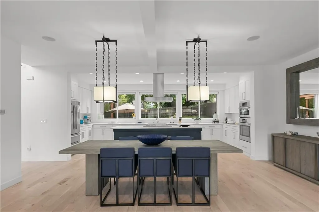 27 Weatherly Avenue Newport RI 02840